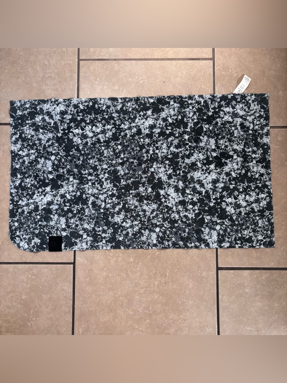 Lululemon The Towel Yoga Mat Towel SubCelsius White Black Floral Microfiber OS